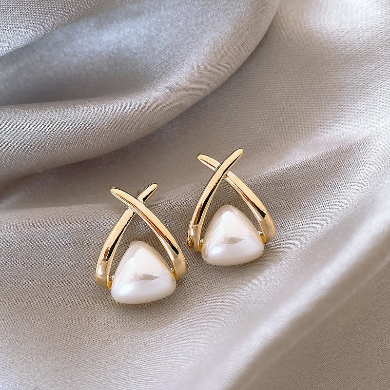 High-end imitation Baroque imitation pearl earrings niche light luxury bow diamond earrings 2025 new popular earrings