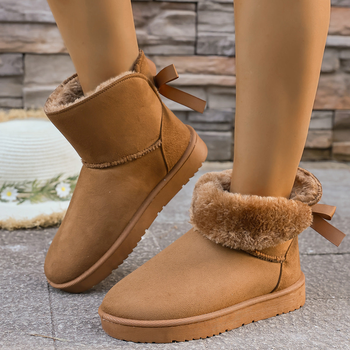 2026 Autumn New Style Platform Thick-Soled Slip-On Round Toe Snow Boots for Women, Korean Style, Fleece-Lined and Thickened, Suitable for Outerwear.