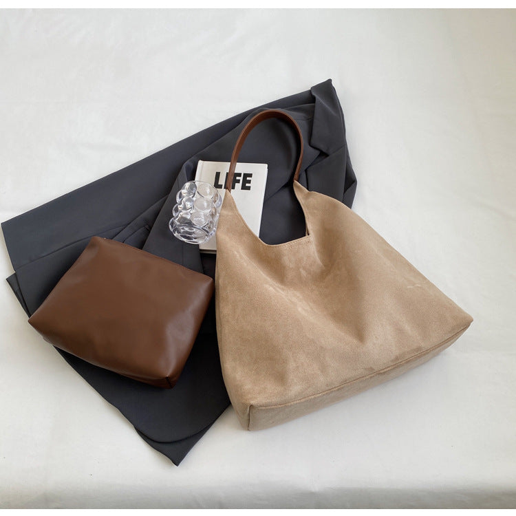 Retro casual commuter large capacity women's bag 2026 new autumn and winter suede tote bag niche versatile shoulder bag