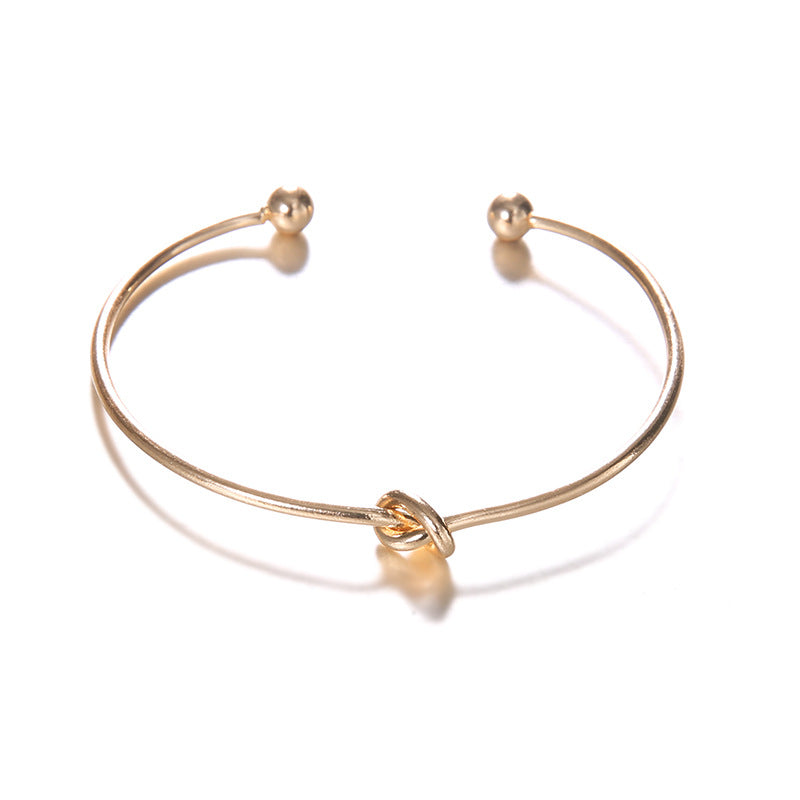 2018 Japanese and Korean fashion new women's arrow knotted open bracelet set big street shooting Europe and the United States