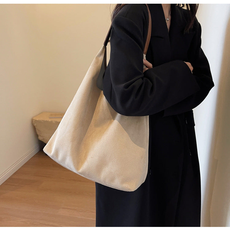 Retro casual commuter large capacity women's bag 2026 new autumn and winter suede tote bag niche versatile shoulder bag