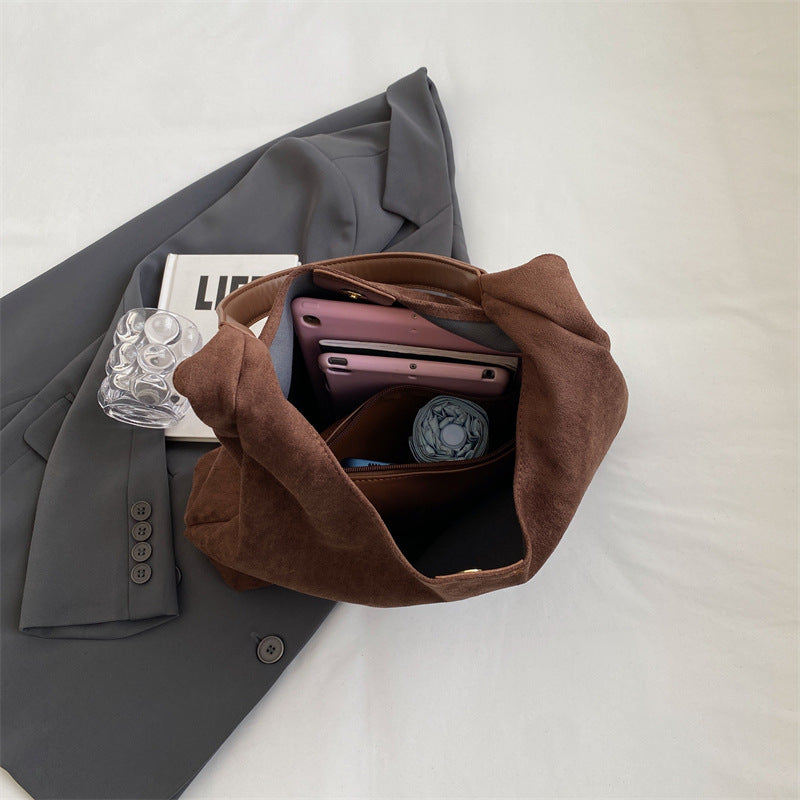 Retro casual commuter large capacity women's bag 2026 new autumn and winter suede tote bag niche versatile shoulder bag
