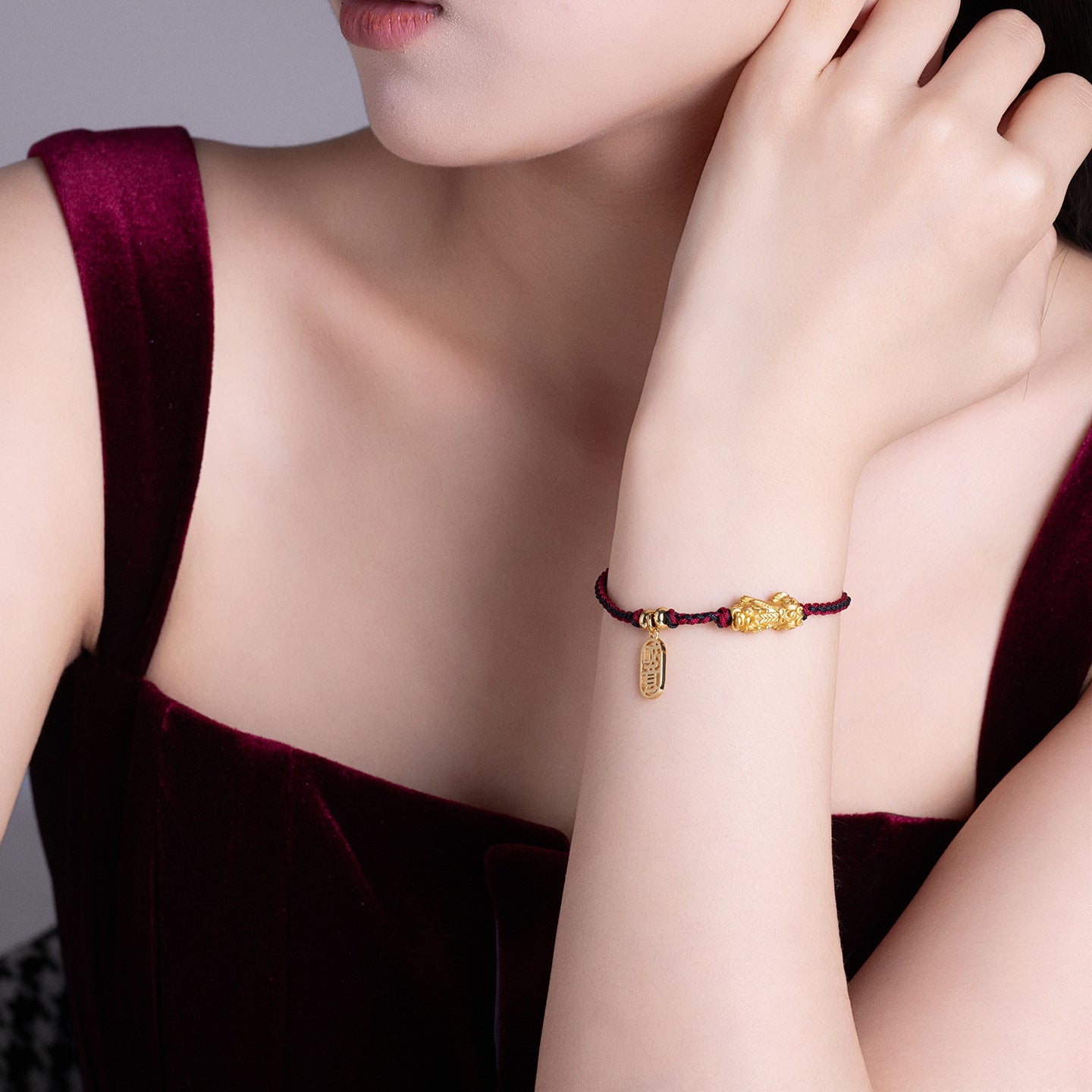 Xuping Imitation Gold Luxury Hand-woven Red Rope Bracelet, Simple Fortune Talisman, Niche New Year Jewelry Wholesale for Women