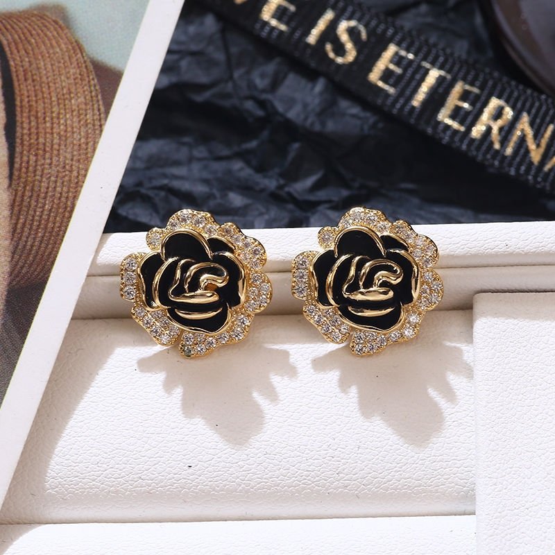 Retro black camellia small fragrance style earrings for women niche light luxury high-end temperament French zircon flower earrings