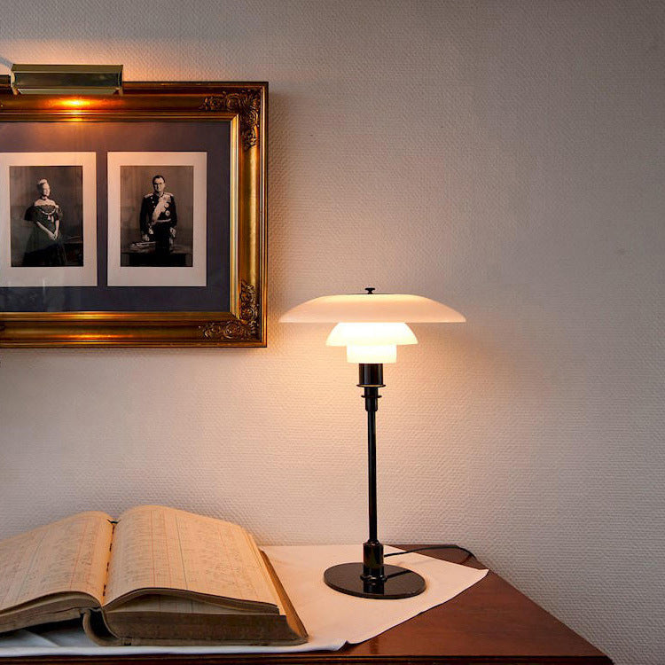 Danish Classic PH3 Creative Bedroom Bedside Table Lamp Nordic Simple Living Room Study Reading Glass Decorative Table Lamp
