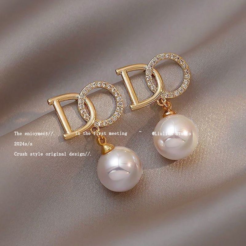 High-end imitation Baroque imitation pearl earrings niche light luxury bow diamond earrings 2025 new popular earrings