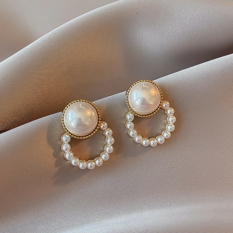 High-end imitation Baroque imitation pearl earrings niche light luxury bow diamond earrings 2025 new popular earrings