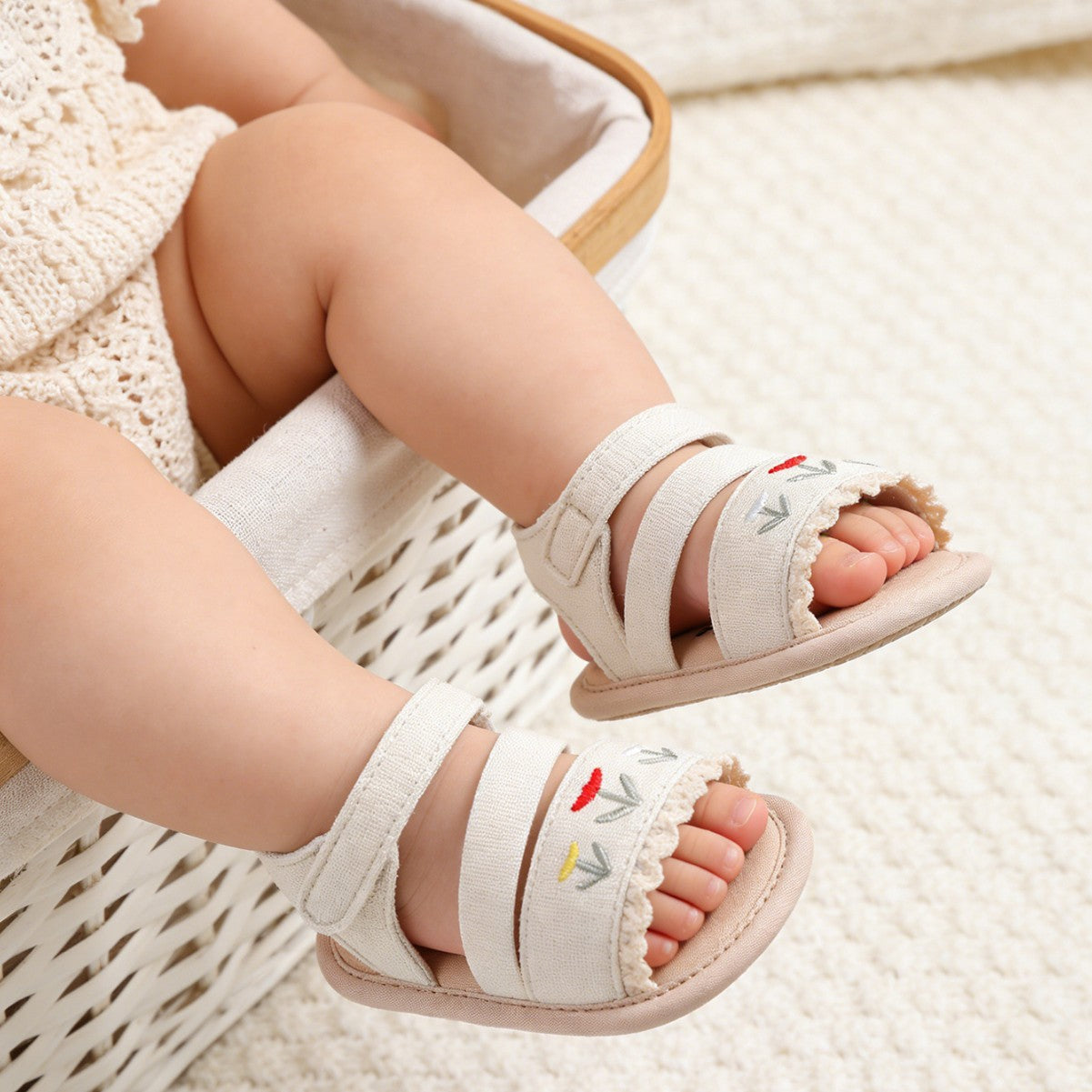 2026 New Summer Baby Walking Shoes for 0-1 Year Olds - Soft Sole, Hollow Out Design, Breathable Sandals M2096