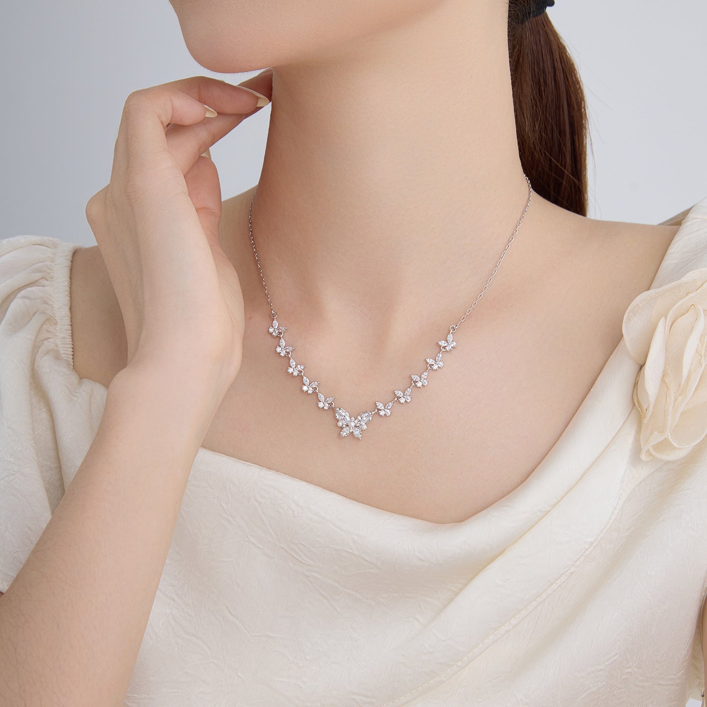 Xuping Minimalist and Gentle Style Butterfly Necklace, Copper Alloy, Fashionable, Sweet and Cool Style, Elegant and Temperament Clavicle Chain Necklace Wholesale