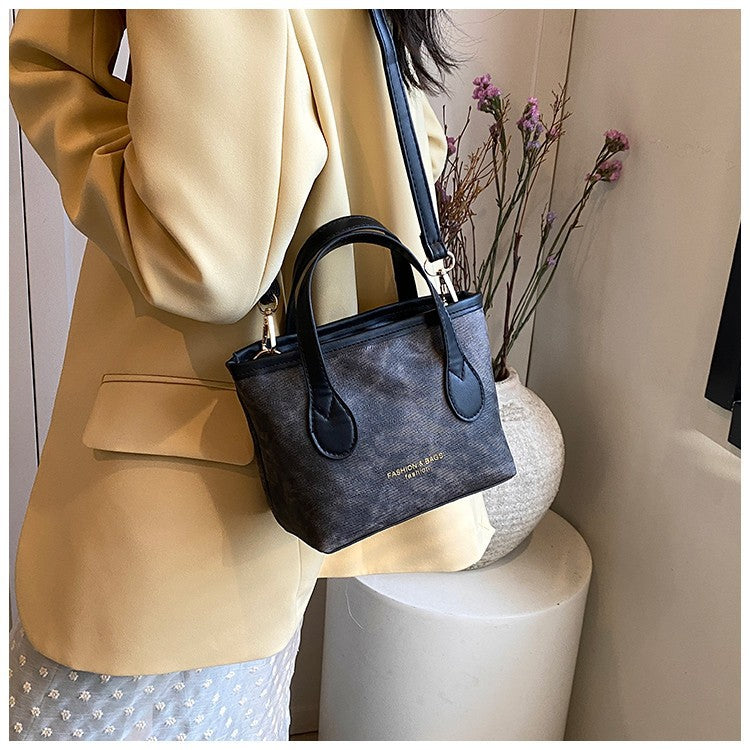 Retro Simple Shoulder Bag 2025 Spring and Summer New Large Capacity Portable Bucket Bag, Versatile Casual Crossbody Bag Hot Sale