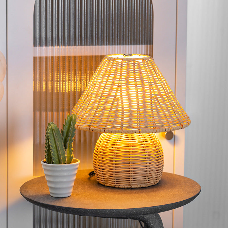 New Chinese Style Minimalist Bamboo Woven Bamboo Art Table Lamp for Home Living Room Tatami, Modern Creative Retro Practical Bedside Lamp