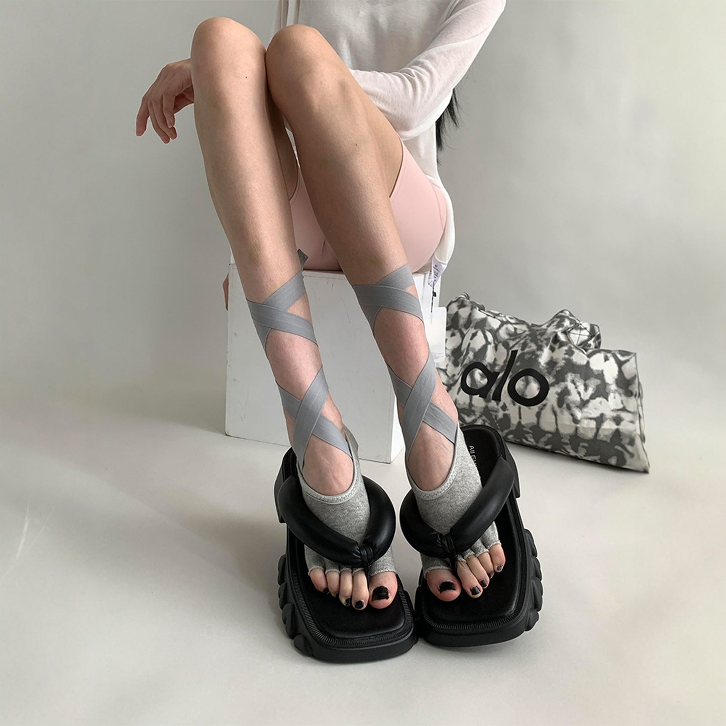 miu Series Non-slip Strap Yoga Socks, Pilates Professional Sports Five-finger Open-toe Socks, Ballet Short Socks