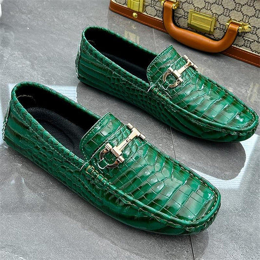 Cross-border plus size 48 crocodile pattern loafers for men, trendy driving shoes, slip-on shoes, handmade casual leather shoes for men.