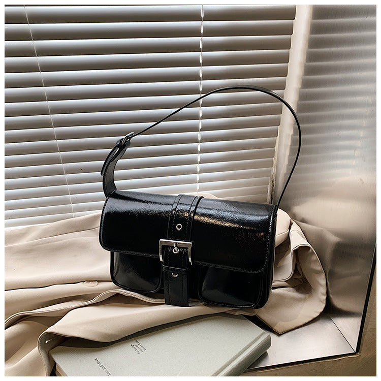 High-grade retro small bag for women 2025 new spring new single-shoulder underarm small square bag double pocket flap bag