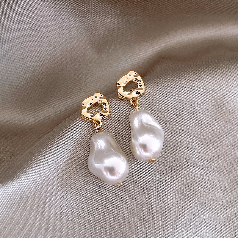 High-end imitation Baroque imitation pearl earrings niche light luxury bow diamond earrings 2025 new popular earrings