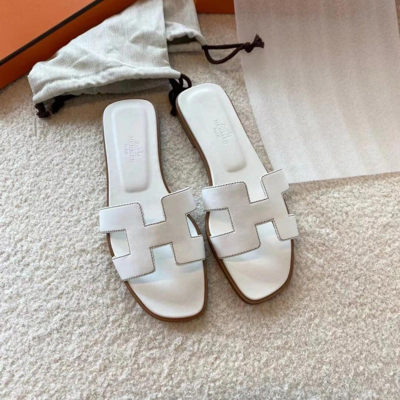 2026 New H-Style Women's Fashionable Genuine Leather Sandals with Rhinestones, Versatile Flat Beach Sandals, One-Strap Slippers