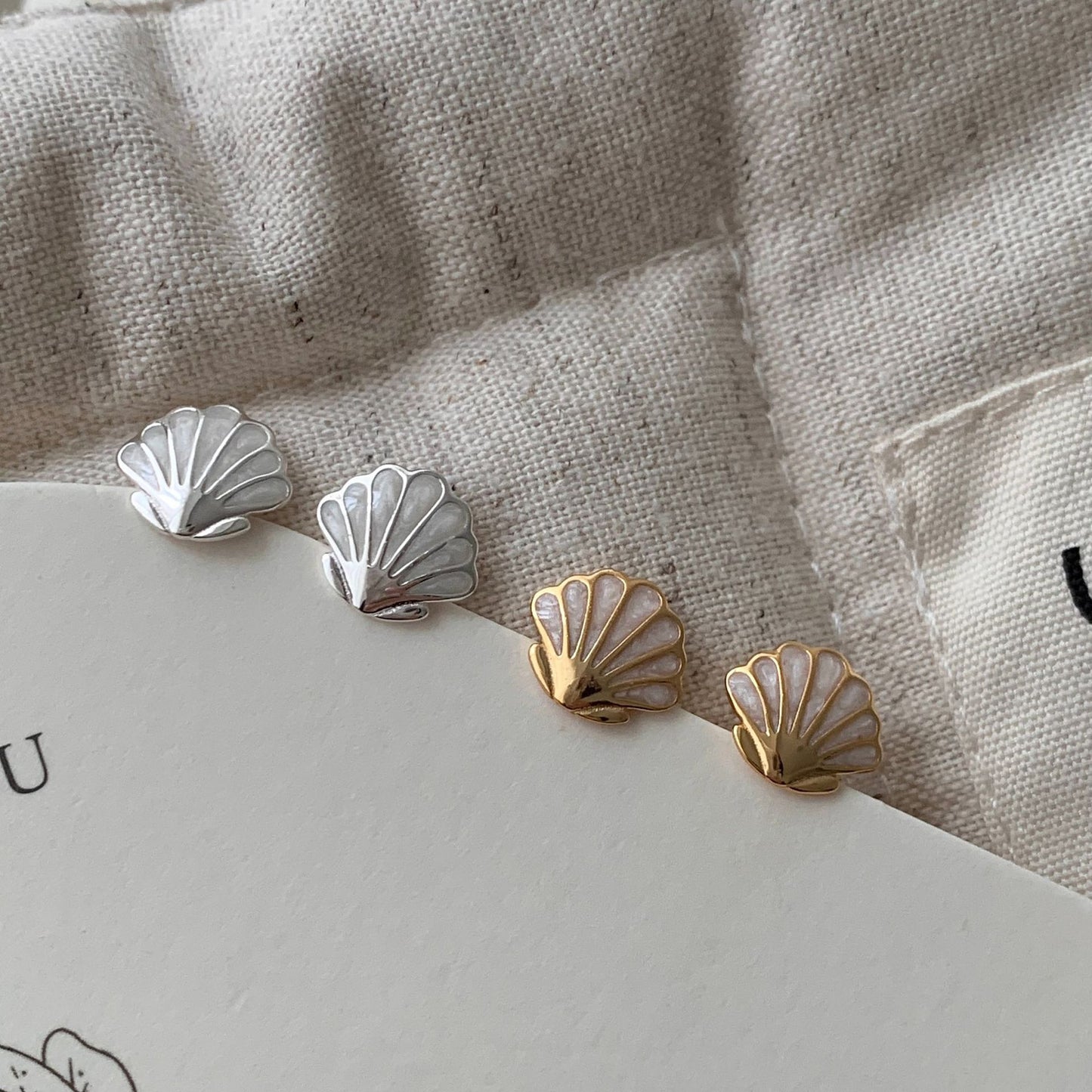 S925 Sterling Silver Shell Earrings for Women, Korean Retro Light Luxury Niche Design, High-End Minimalist Style, Little Red Book Earrings