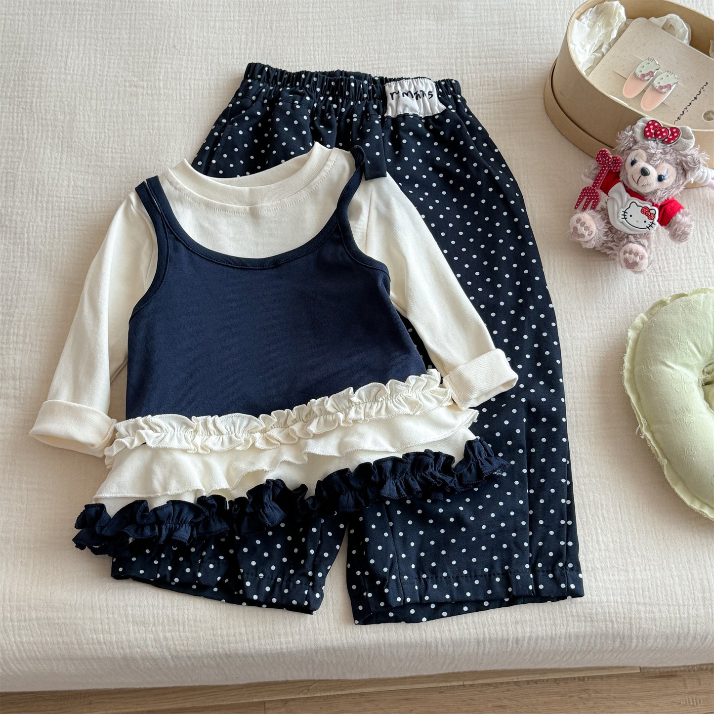 Girls' Spring and Autumn 2026 New Style Sweet Lace Faux Two-Piece Top and Floral Wide-Leg Pants Set