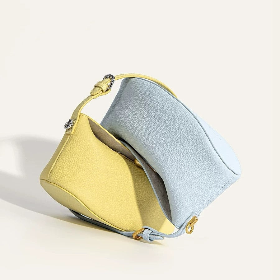 This Year's Trendy Women's Handbag/Pillow Bag, A New Spring 2026 Style, Niche, High-end, Light Luxury Lock Lunchbox Bag