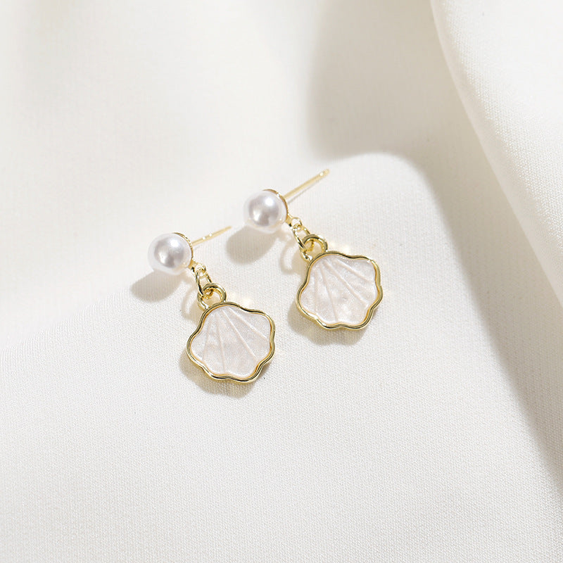 Niche design, high-end earrings, super fairy pearls, light luxury earrings, simple earrings, mosquito coil discs, no piercing ear clips
