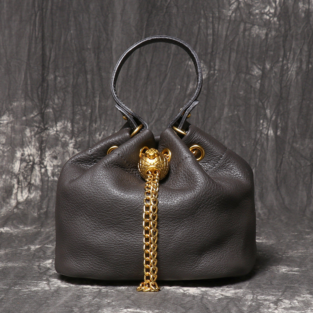 New Handmade Top-grain Cowhide Cosmetic Bag, Fashionable, Casual, Versatile Genuine Leather Bucket Bag, High-quality Soft Leather Chain Bag