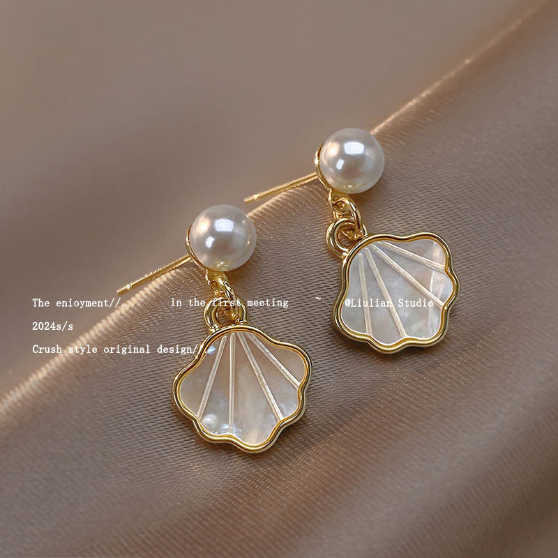 High-end imitation Baroque imitation pearl earrings niche light luxury bow diamond earrings 2025 new popular earrings