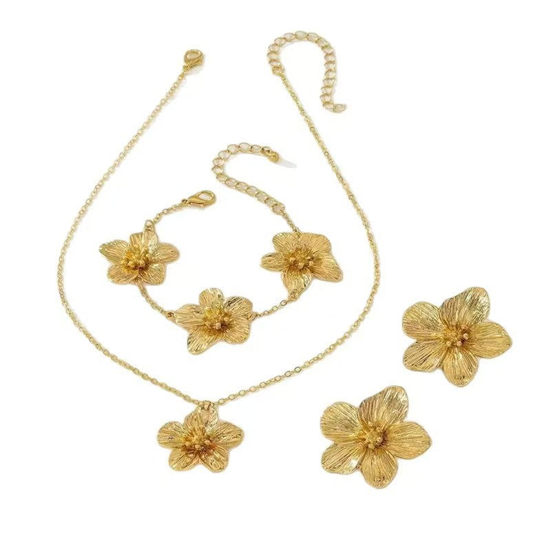 New European and American Cross-border Luxury Gold Flower Necklace and Earring Set, Niche Design Floral Earring Set