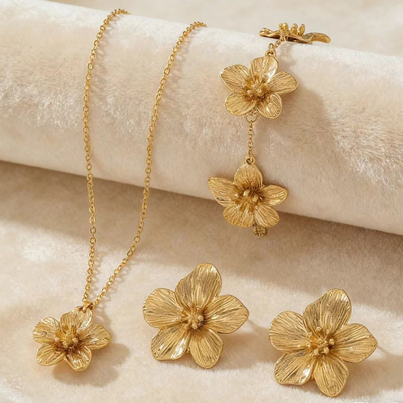 New European and American Cross-border Luxury Gold Flower Necklace and Earring Set, Niche Design Floral Earring Set