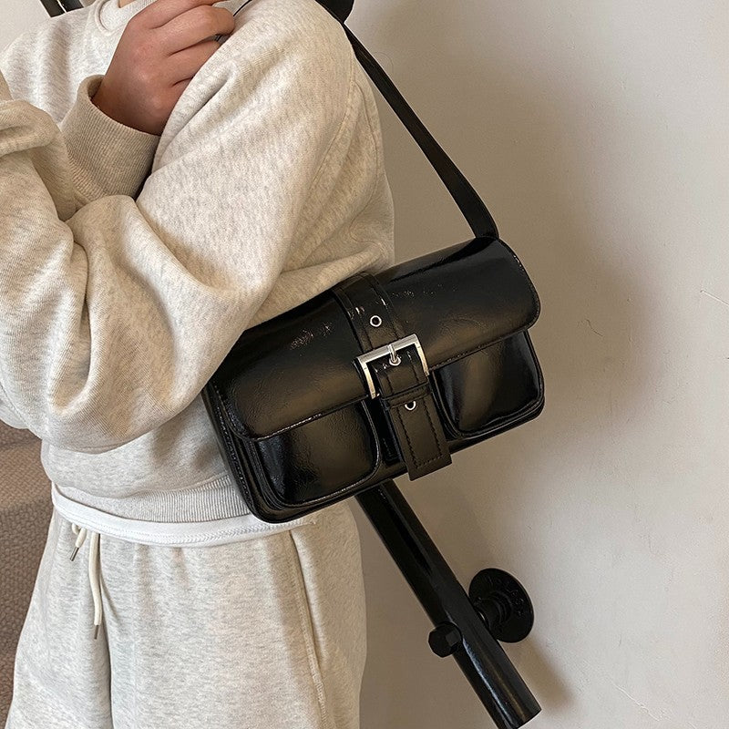 High-grade retro small bag for women 2025 new spring new single-shoulder underarm small square bag double pocket flap bag