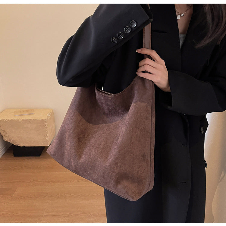 Retro casual commuter large capacity women's bag 2026 new autumn and winter suede tote bag niche versatile shoulder bag