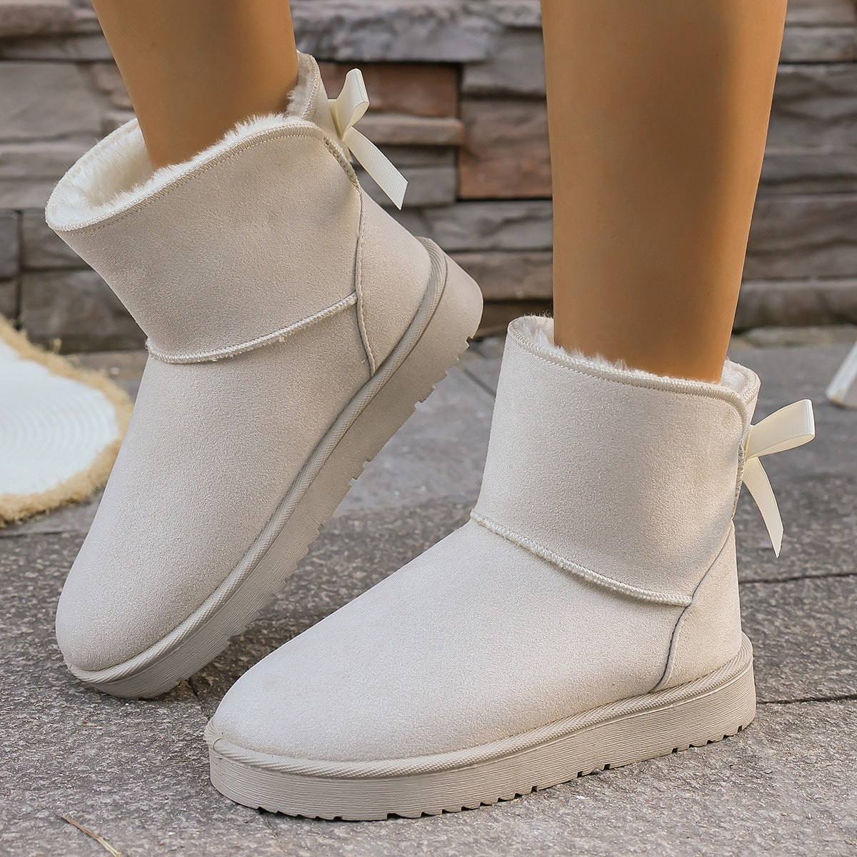 2026 Autumn New Style Platform Thick-Soled Slip-On Round Toe Snow Boots for Women, Korean Style, Fleece-Lined and Thickened, Suitable for Outerwear.