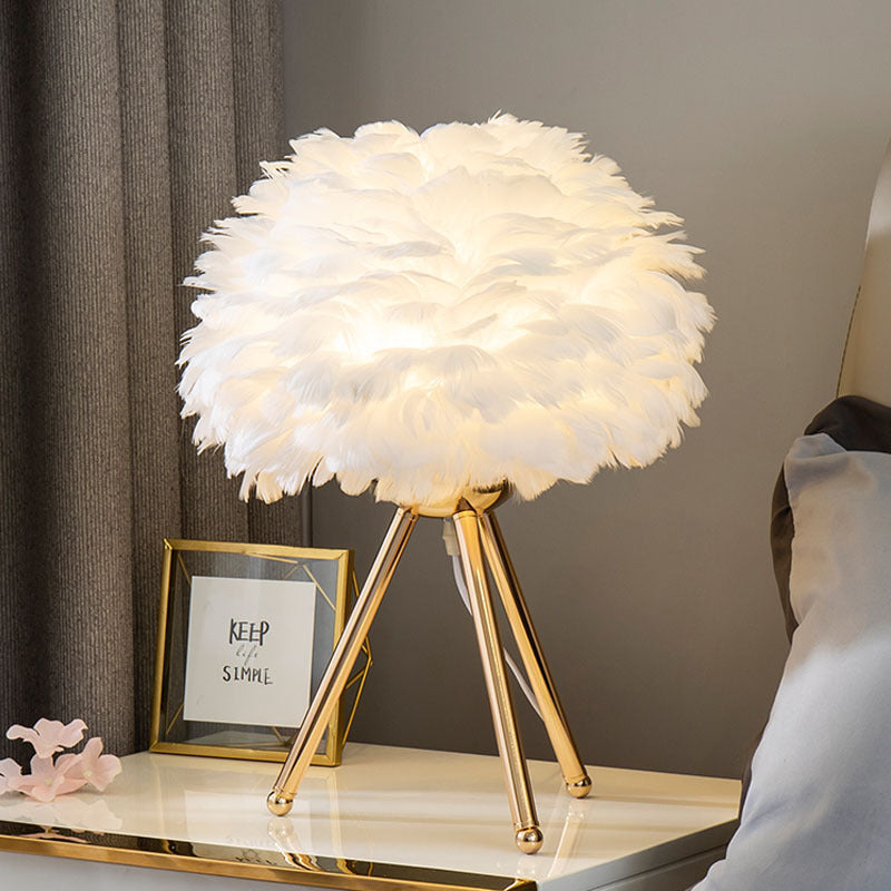 New Feather Table Lamp, ins Nordic Bedside Lamp, Decoration Golden Triangle Bedroom Lamp, LED Table Lamp Factory Direct Sale