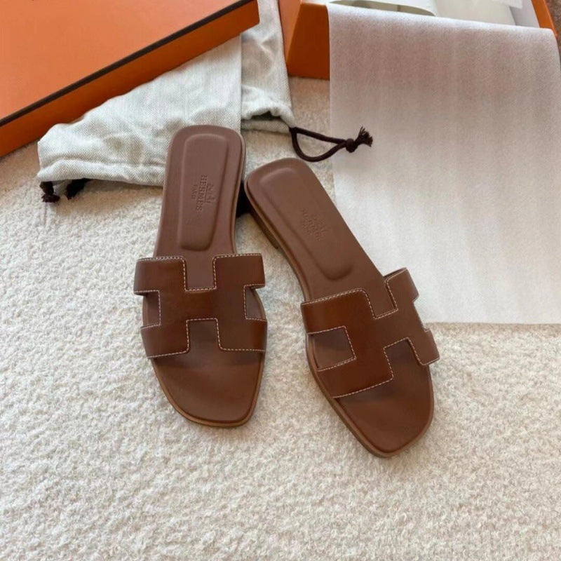 2026 New H-Style Women's Fashionable Genuine Leather Sandals with Rhinestones, Versatile Flat Beach Sandals, One-Strap Slippers