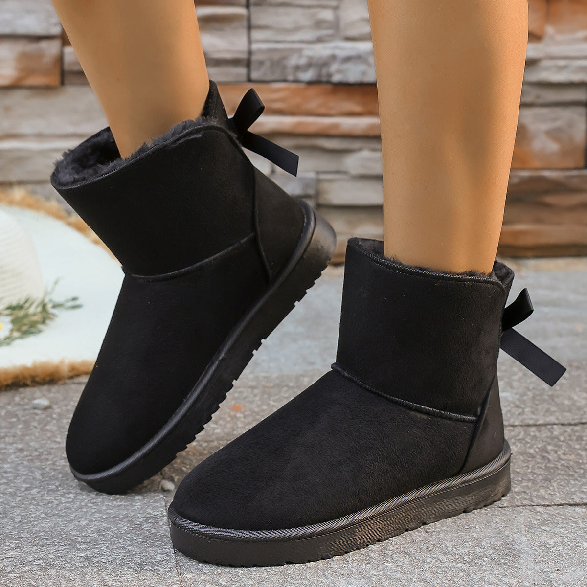 2026 Autumn New Style Platform Thick-Soled Slip-On Round Toe Snow Boots for Women, Korean Style, Fleece-Lined and Thickened, Suitable for Outerwear.