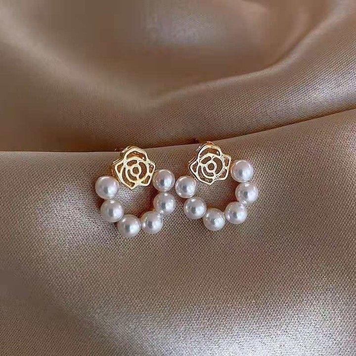 High-end imitation Baroque imitation pearl earrings niche light luxury bow diamond earrings 2025 new popular earrings
