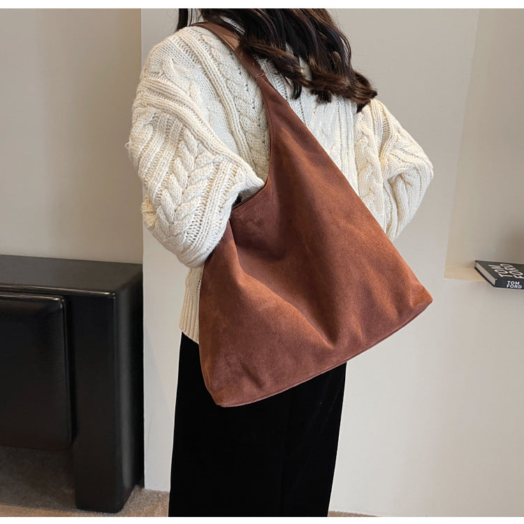 Retro casual commuter large capacity women's bag 2026 new autumn and winter suede tote bag niche versatile shoulder bag