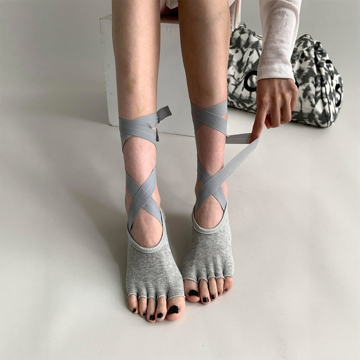 miu Series Non-slip Strap Yoga Socks, Pilates Professional Sports Five-finger Open-toe Socks, Ballet Short Socks