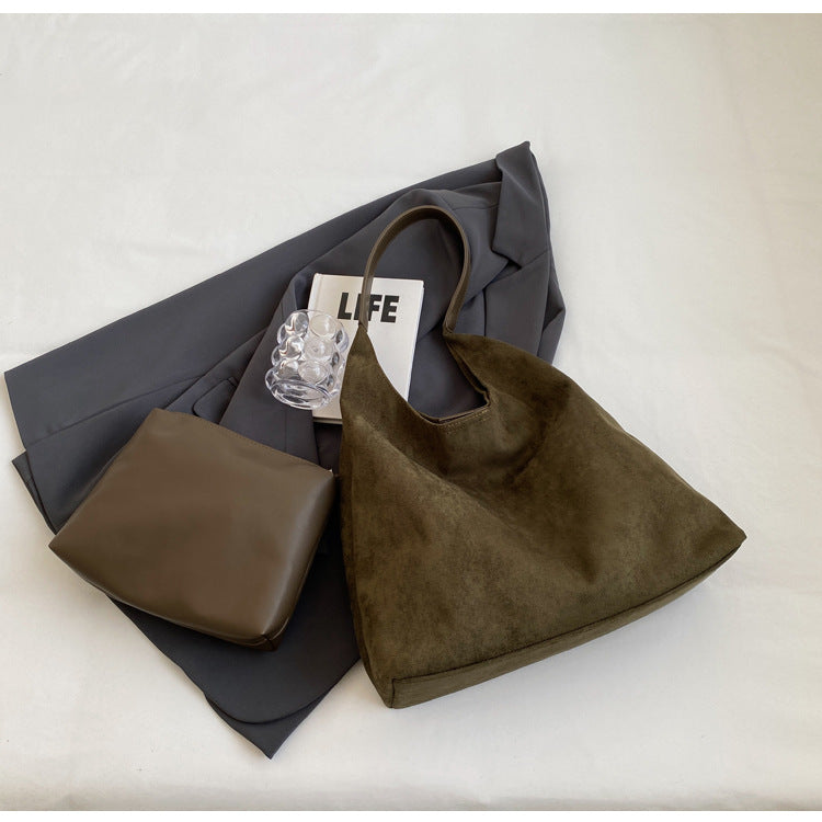 Retro casual commuter large capacity women's bag 2026 new autumn and winter suede tote bag niche versatile shoulder bag