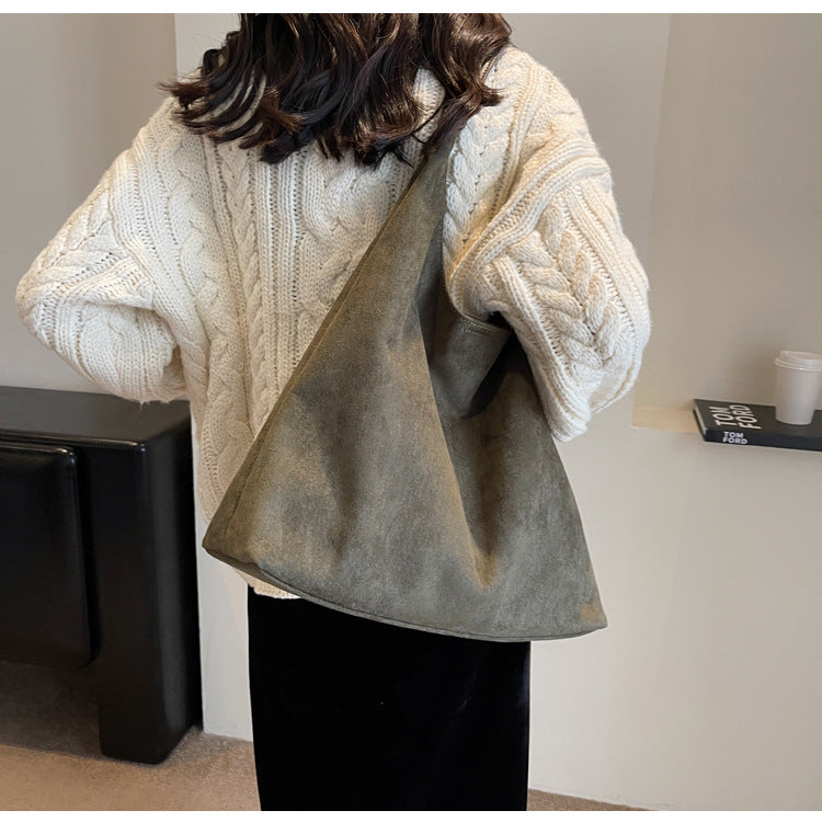 Retro casual commuter large capacity women's bag 2026 new autumn and winter suede tote bag niche versatile shoulder bag
