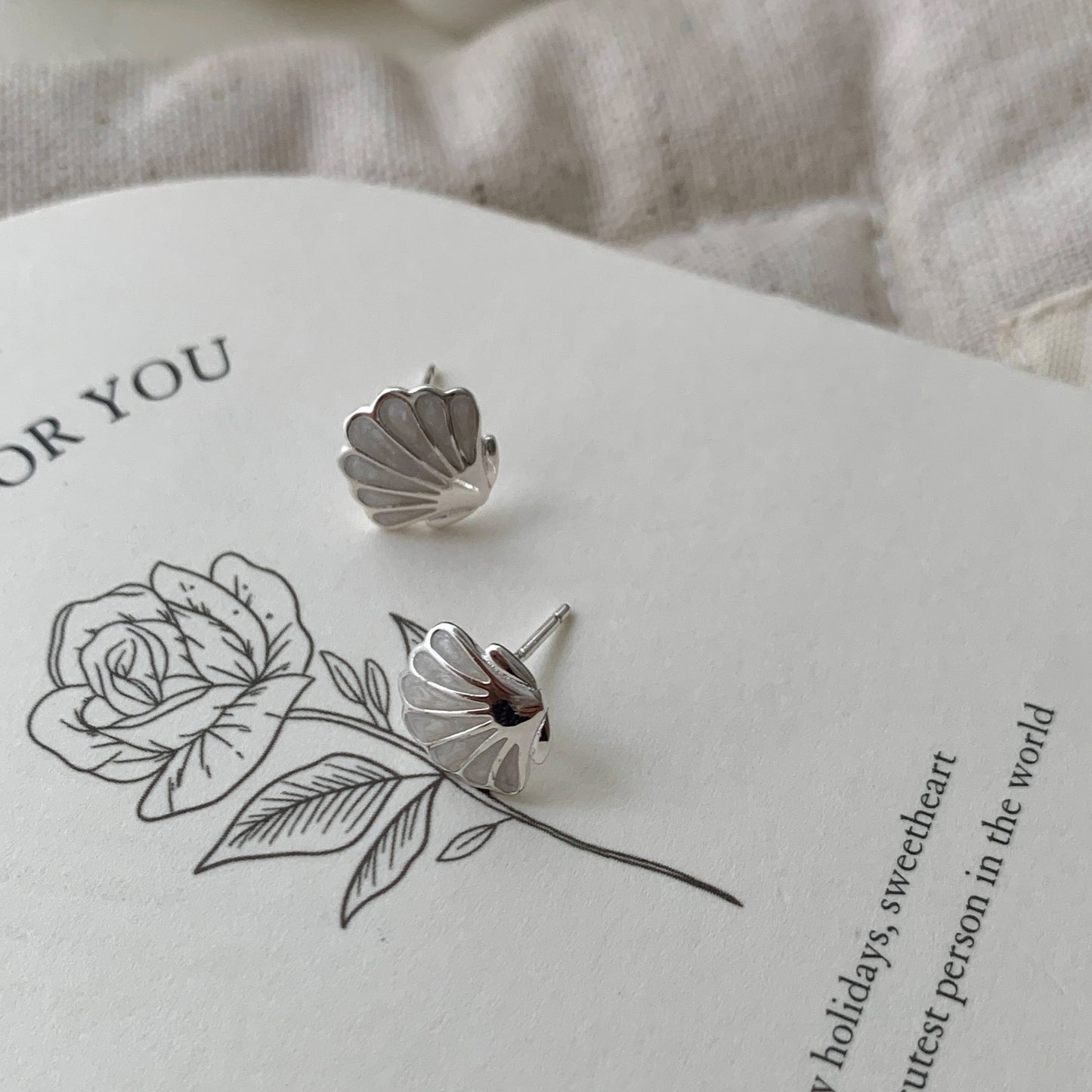 S925 Sterling Silver Shell Earrings for Women, Korean Retro Light Luxury Niche Design, High-End Minimalist Style, Little Red Book Earrings