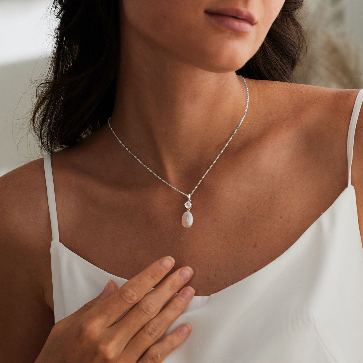 New simple long tassel pearl pendant necklace bridal accessories summer fresh diamond necklace