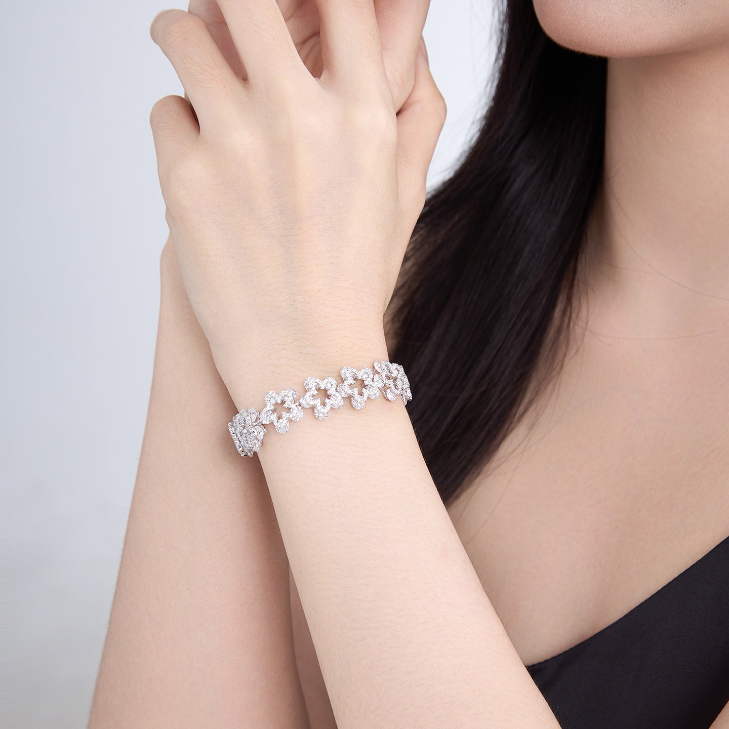 Xuping's New Luxury Openwork Double-layer Flower Bracelet with Artificial Gemstone Inlay and Elegant Splicing
