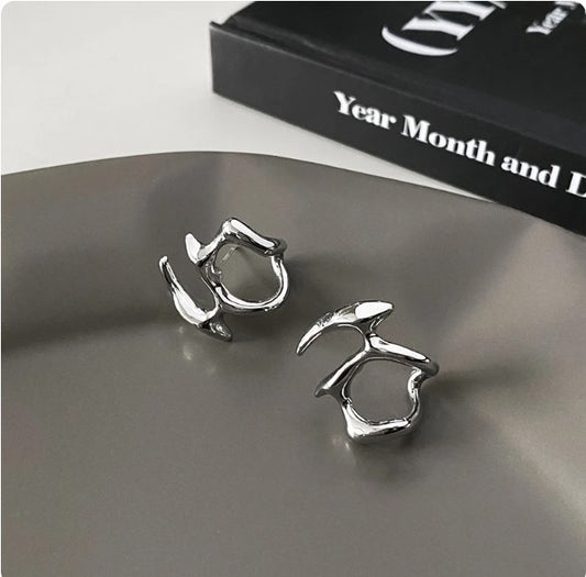 S925 Sterling Silver Irregular Liquid-Style Openwork Metal Earrings Elegant and Sophisticated Niche Design Studs Cool and Unique