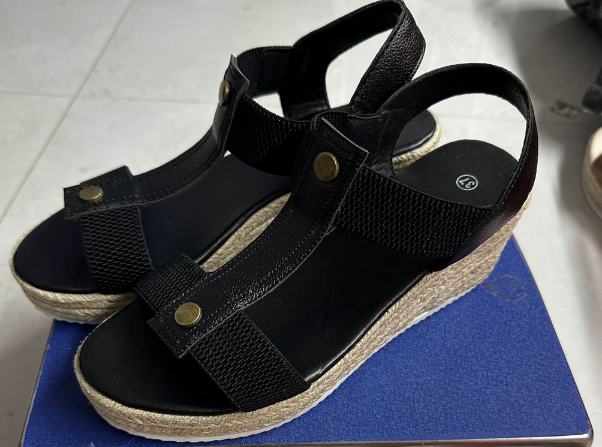Amazon's New 2026 Summer Peep-toe Fashion Platform Elastic Slip-on Comfortable Plus Size Women's Sandals, In Stock and Wholesale.